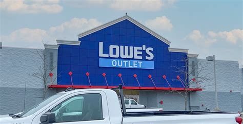 lowe's outlet store website.